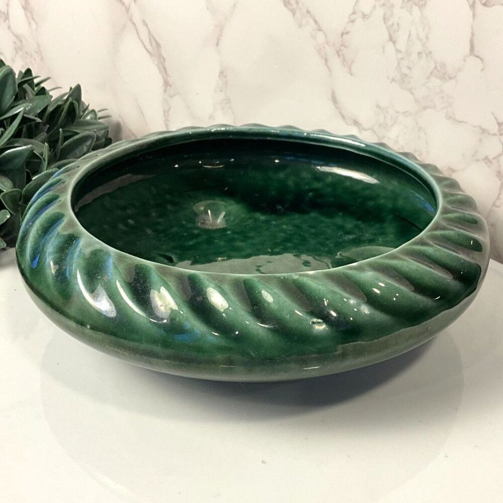 Beautiful vintage Hull pottery flat planter #F46; green must see